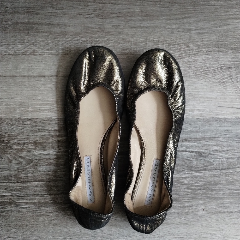 Vera Wang Lavender Flats